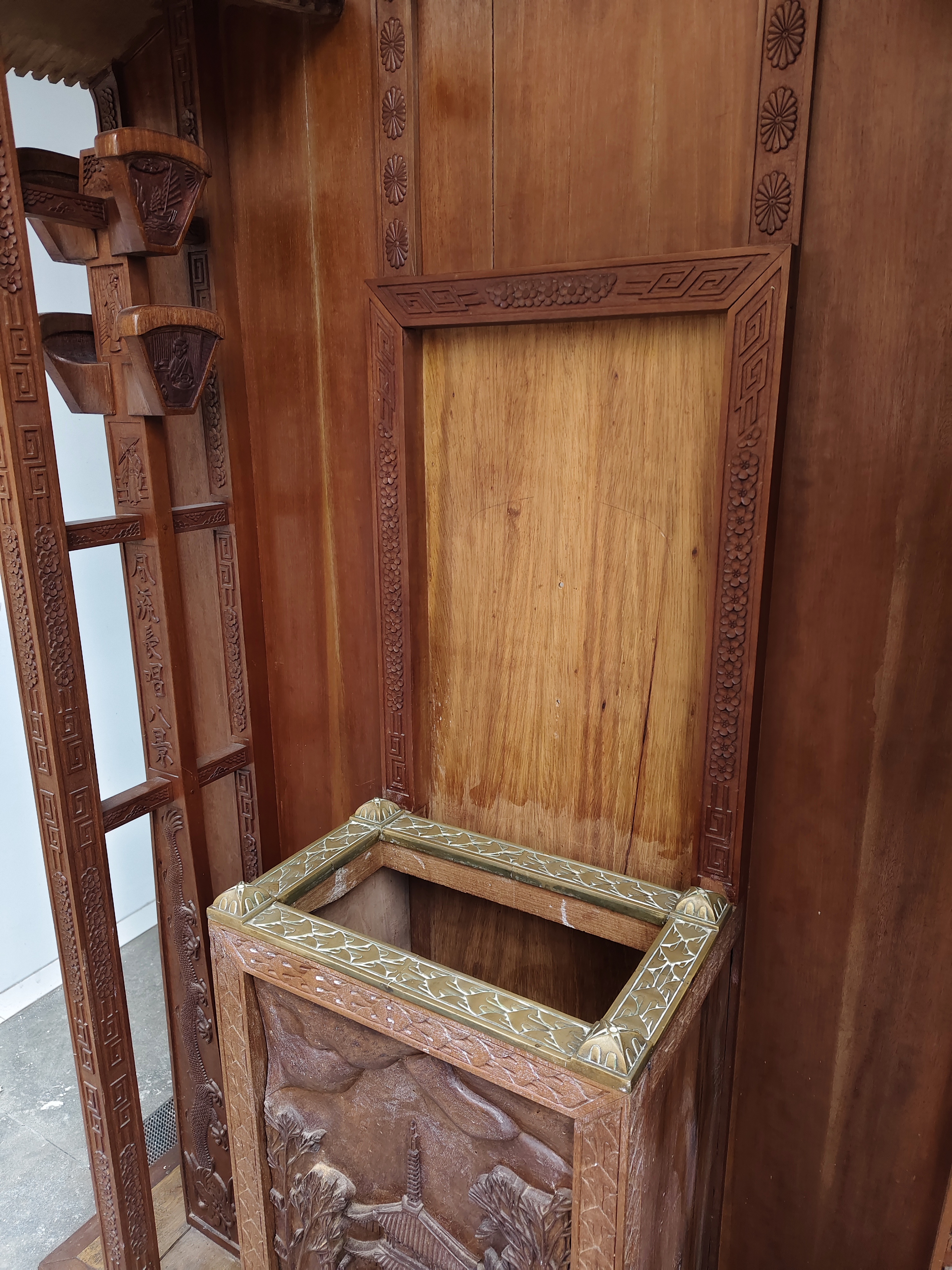 altar buda religion china cajon incienso 31.4x15.5 madera 189x123x31 1u